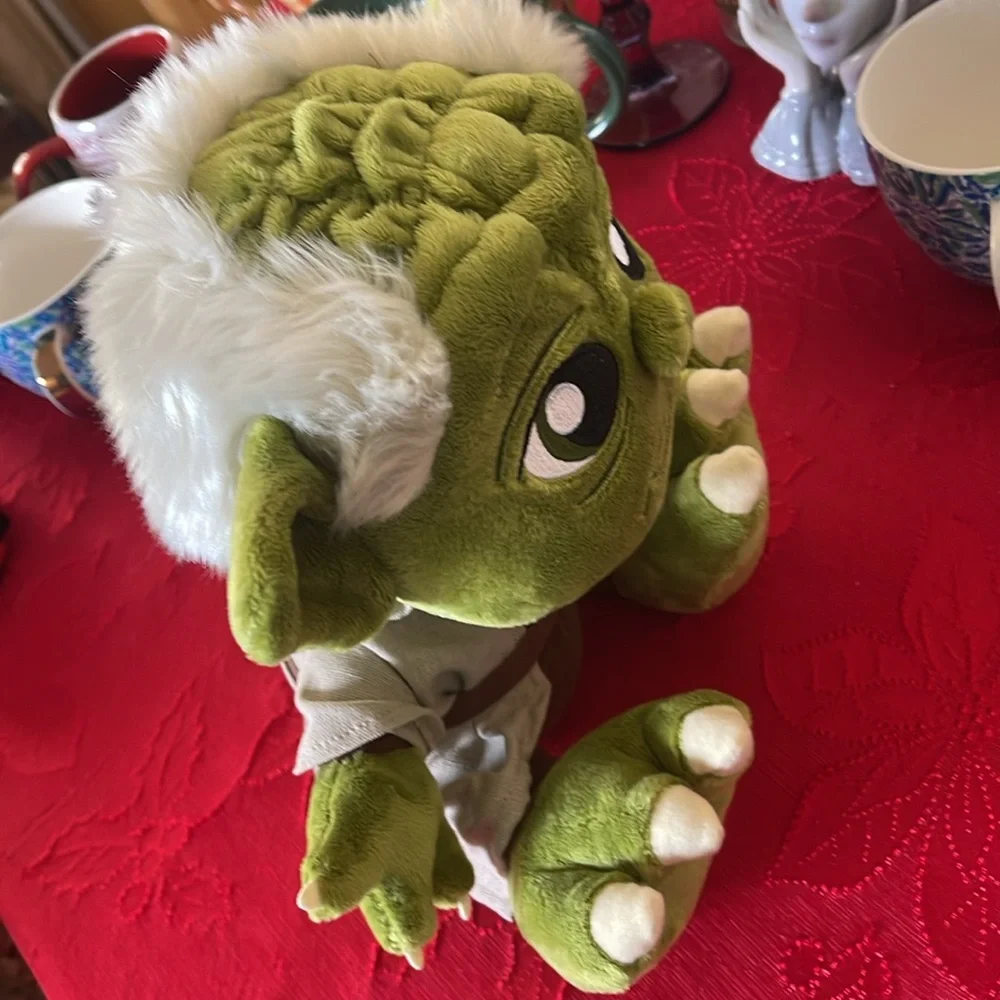 New Disneyparks Yoda big feet plush Star Wars